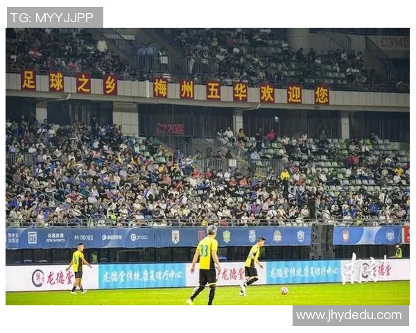 侯姓足球明星的辉煌历程与成就分析 侯姓足球明星的辉煌历程与成就分析