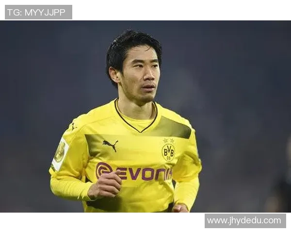 日本现役足球明星香川真司的职业生涯与成就回顾