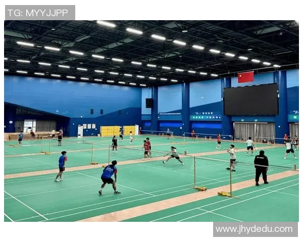 重庆羽毛球队迎来节奏变革引发热议全新训练模式助力竞技水平提升 重庆羽毛球队迎来节奏变革引发热议全新训练模式助力竞技水平提升